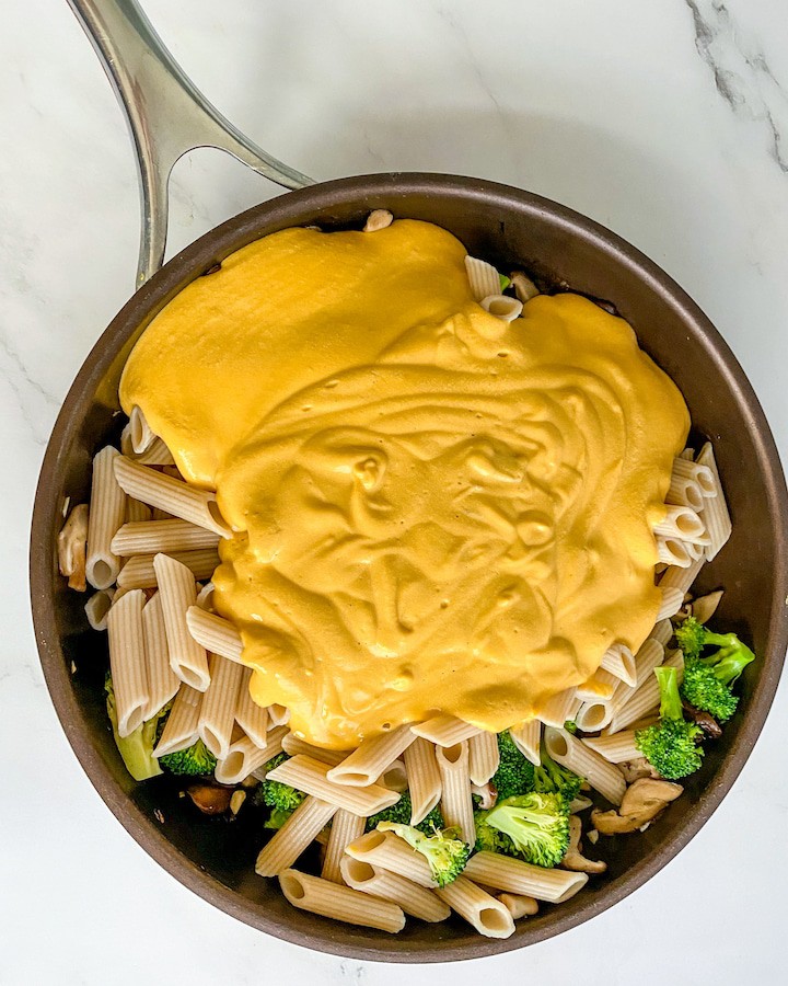 creamy broccoli vegan pasta