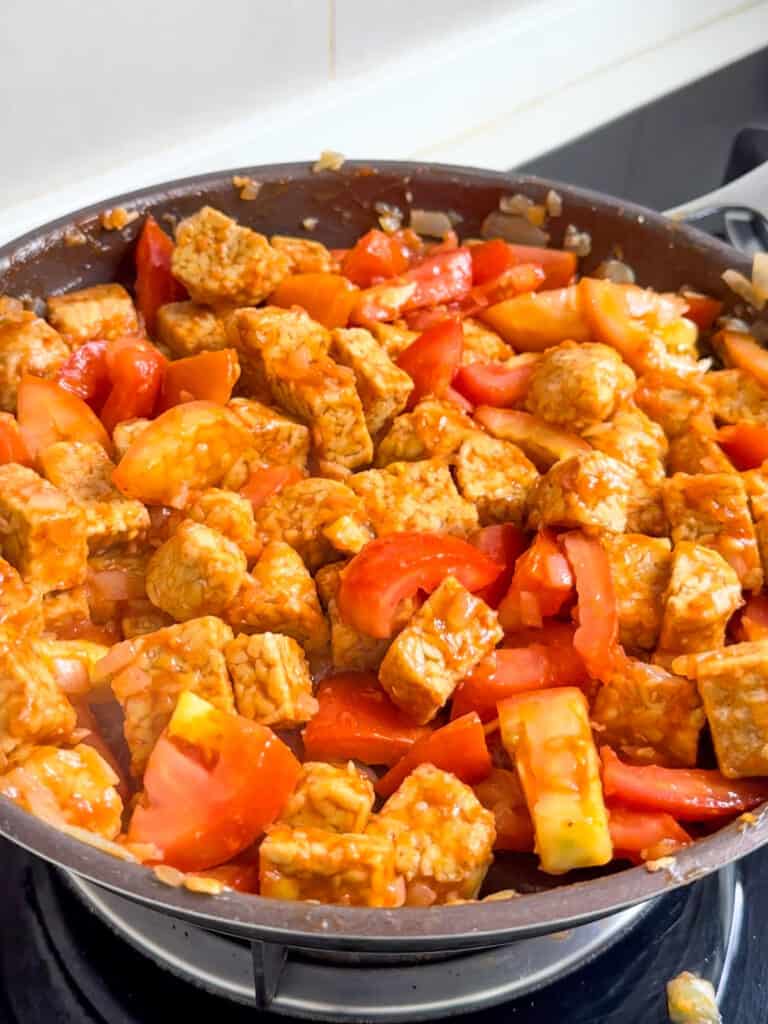 tomato and tempeh stir fry curry